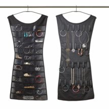 Robe porte-bijoux : un vrai rangement original pour vos bijoux et colliers