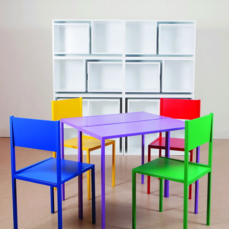 Une table et 4 chaises Une table et 4 chaises