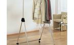 Le portant à vêtements pliant Le portant à vêtements pliant