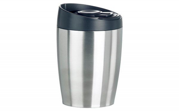 Un mug thermos voyageur pour la voiture et le bureau