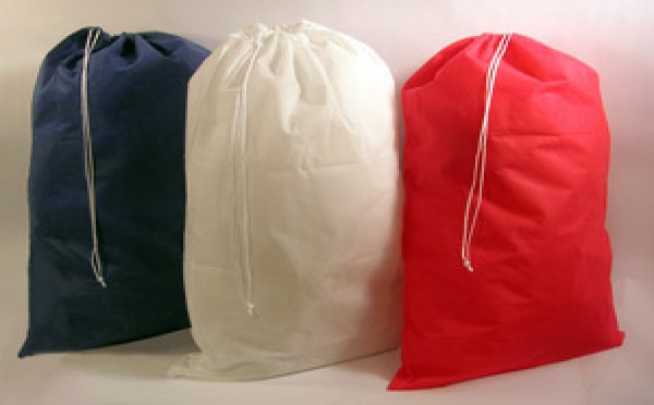 Du sac à linge au panier à linge : une solution de rangement à adopter